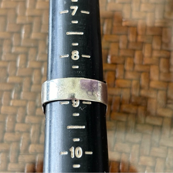 Beautiful Turquoise Ring with Detail on Sides 8 ¾ - Picture 2 of 6